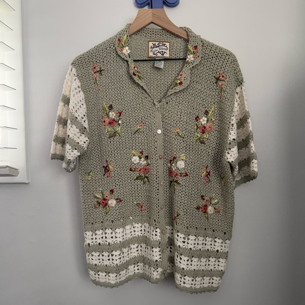 VTG Large Short Sleeve Cardigan Button‎ Up Embroidered Floral Sage Green Crochet
